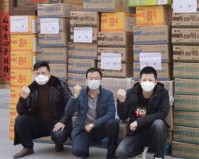 环县两兄弟向家乡捐赠了1750公斤消毒水