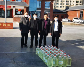 瑞原混凝土公司在疫情期间为兰州新区西岔园区赠送消毒液
